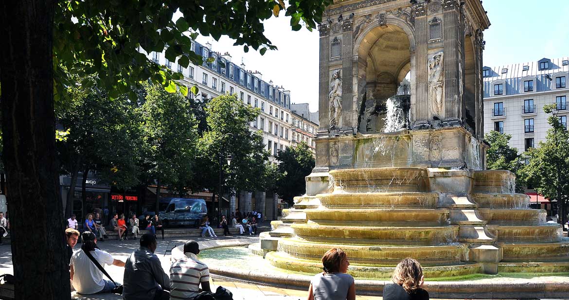 Paris fontaine aux Innocents (75)