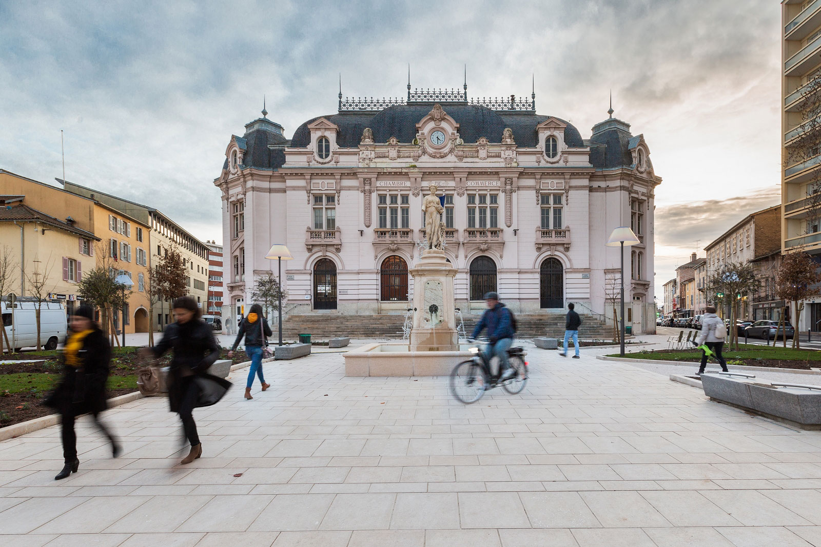 Mâcon Place Genèves (71)