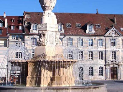 besancon place revolution fontaine historique fountain diluvial
