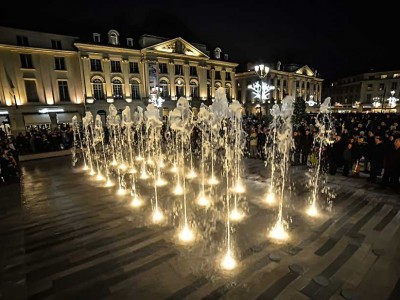 orleans martroi fontaine dalle seche nuit fountain diluvial